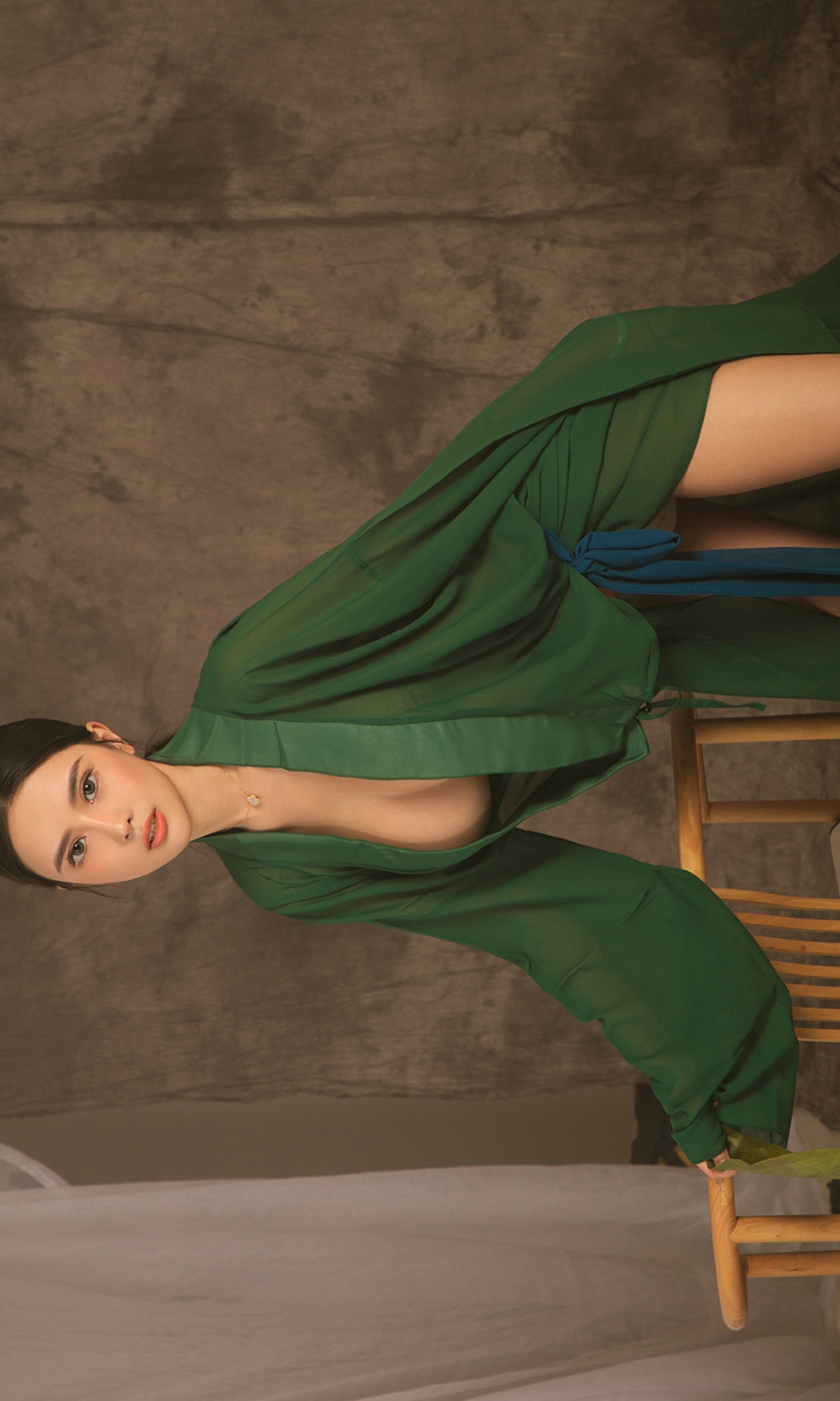 [Ugirls尤果网]爱尤物APP 2019.06.07 No.1479 香食 Angela楚楚 金露